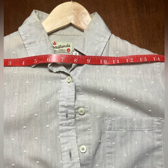 Tradlands Light Grey LS Shirt with Hand-stitched Dots.Size XS. Made in USA. - Picture 9 of 11